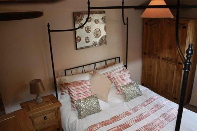 Robertsbridge Retreat At Cornhill Self Catering Apartments Номер фото