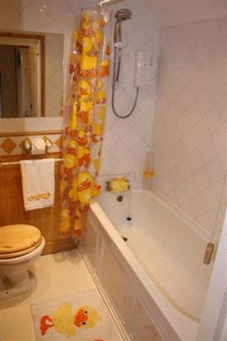Robertsbridge Retreat At Cornhill Self Catering Apartments Номер фото