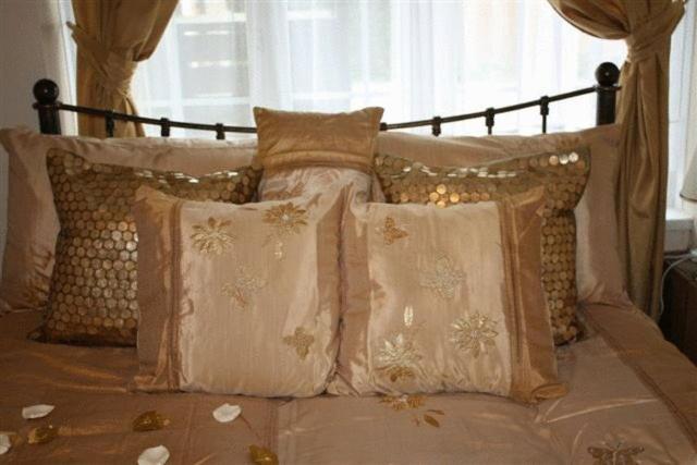 Robertsbridge Retreat At Cornhill Self Catering Apartments Номер фото